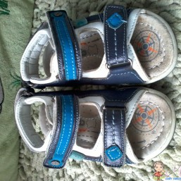  босоножки ,сандалики , тапочки