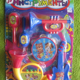 Музыкальные инструменты в наборе