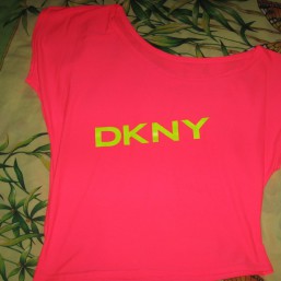 Футболка на одно плечо