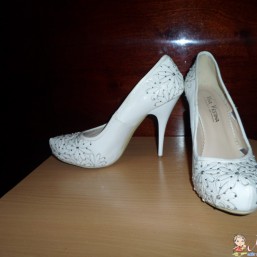 Туфли кожаные белые