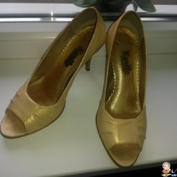 Босоножки, сапоги, туфли