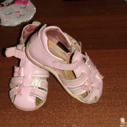 кожанные сандалики 22р