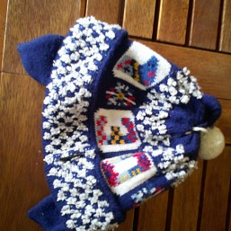 Зимняя шапка для мальчишки 3-4 лет. 