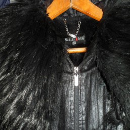 Продаю зимнюю курточку