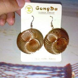 Золотистые серьги