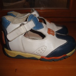 Продам ботиночки