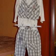 нарядный костюмчик для мальчика 9-12 месяцев