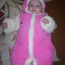 Человечек на девочку