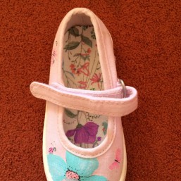 Парусиновые кеды фирмы NEXT с рисунком для девочки 