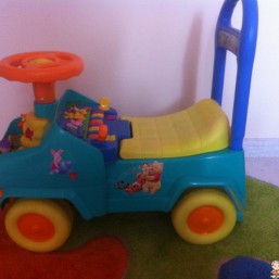 Детская музыкальная машинка