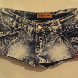 Джинсовые шорты