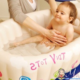Надувная ванночка Tiny Tots