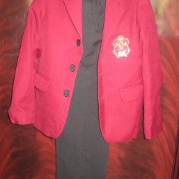 ШКОЛЬНЫЙ КОСТЮМ,СПОРТИВНЫЙ КОСТЮМ,РУБАШКИ,БРЮКИ,КОФТЫ ДЛЯ МАЛЬЧИКА.