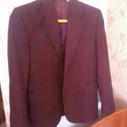 пиджак шольный бордовый на мальчика 11-12 лет