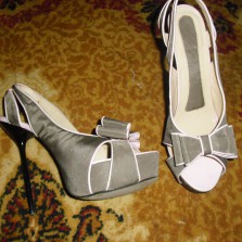 ПРОДАМ босоножки женские