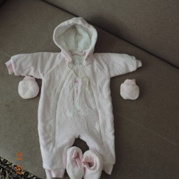 Комбинезон на девочку демисезонный