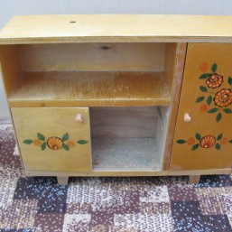 Продаю детский деревянный шкаф