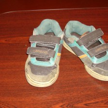 продаю кроссовки для мальчика, 30 размер