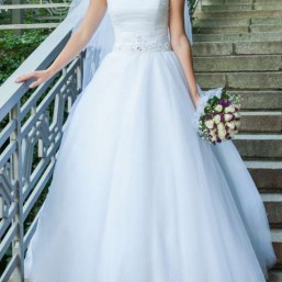 Продам нежное свадебное платье для Золушки 42 размера + подарки 