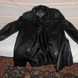 Плащ женский р-р 48