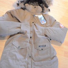 Пуховик CANADA GOOSE. Наличие, Большой выбор, низкие цены