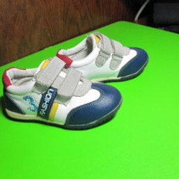 Кроссовки 24р