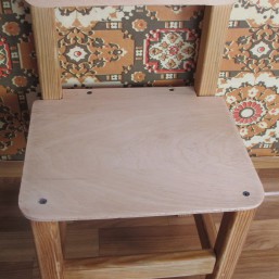 Стульчик детский деревянный