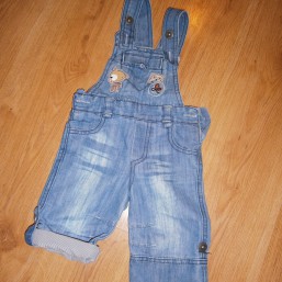 продам джинсовый комбинезон на девочку или мальчика