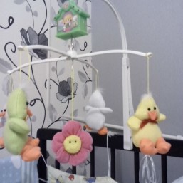 Мобиль-каруселька на кроватку