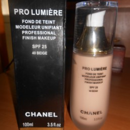 Тональный крем Chanel PRO LUMIÈRE 
