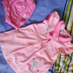 платье картерс 18мес с трусиками