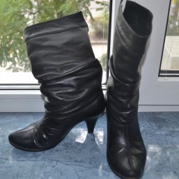 Стильные демисезонние сапоги сапожки 36 р. в отличном состоянии