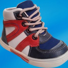 Утепленные демисезонные ботиночки на мальчишек 22-24 размеры