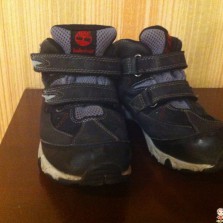 ботиночки на мальчика  размер35 Timbirland