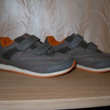 Кроссовки Демикс 31р.