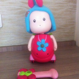 Интерактивная игрушка Тенцующая Мими