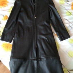 Женский кожанный плащ отличное состояние