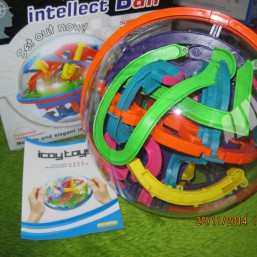 Шар-лабиринт, детская игрушка-головоломка