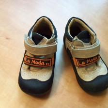 Продам кожаные демисезонные ботиночки Perlina, р.19