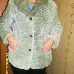 Продаю натуральный полушубок