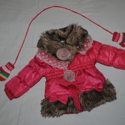 Демисезонная тёплая курточка на девочку.