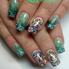 быстро и качественно . с маникюром и  Росписью