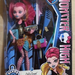 Monster high New Scarmester Gigi Grant doll