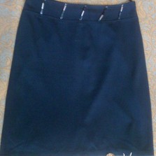 Черная юбка с украшением на поясе, размер 48-50