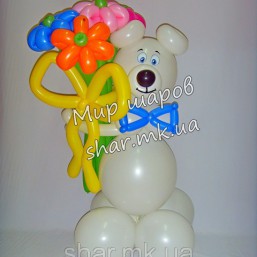 Мишка с букетом из 5 ромашек