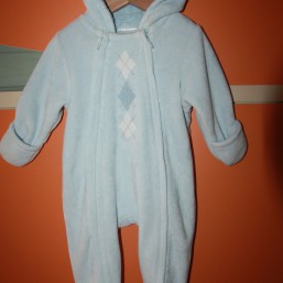 Комбинезон на малыша