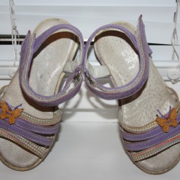 Босоножки на девочку 2-3 года