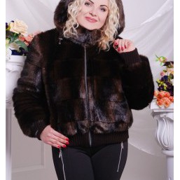 Красивая шубка Мерседес