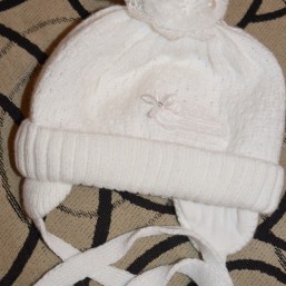 Шапка на девочку, в отличном состоянии