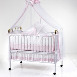 Кроватка (матрац, балдахин, защита)  Geoby 